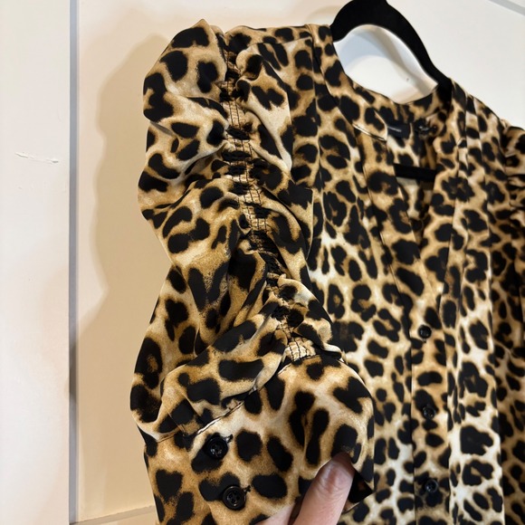 New York & Co Leopard Print Ruched Sleeve Button Up Blouse Tan Black Medium Y2K - Picture 2 of 10